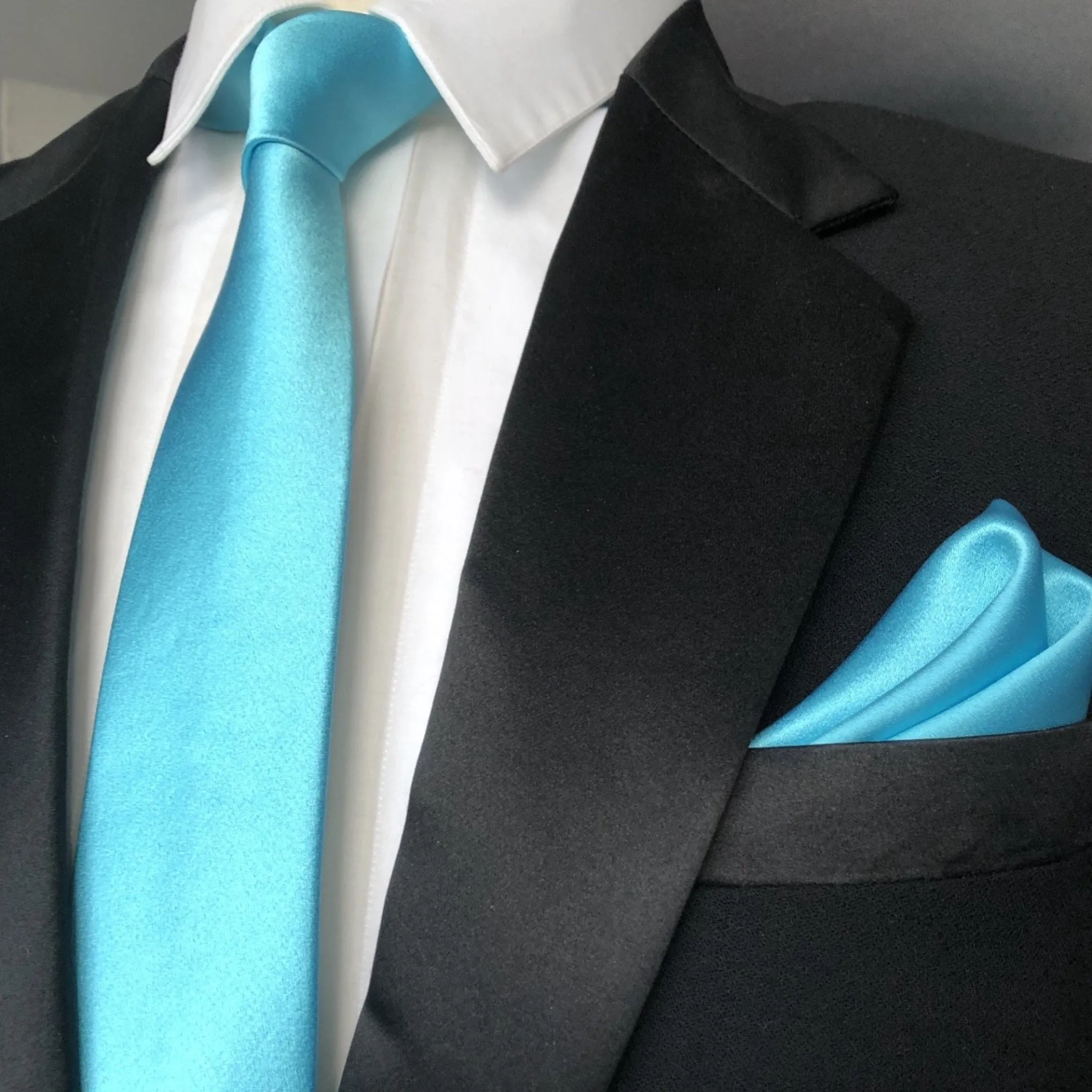 Aqua Tie