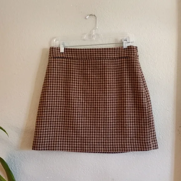Banana Republic Preppy English Countryside Houndstooth Mini