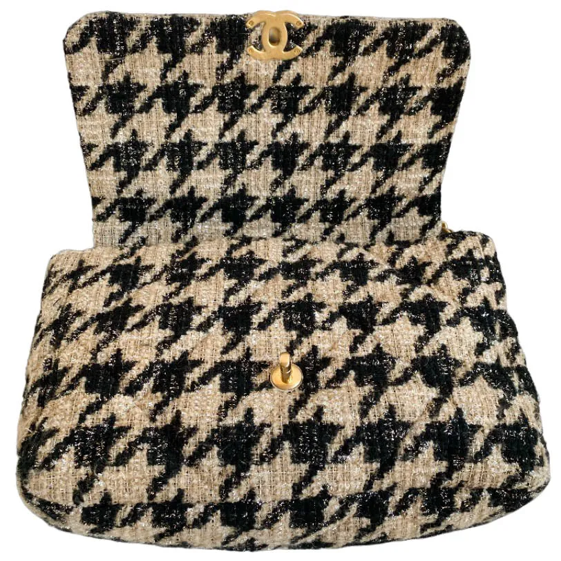 CHANEL 19 Maxi Flap Bag in Beige Black Houndstooth Tweed