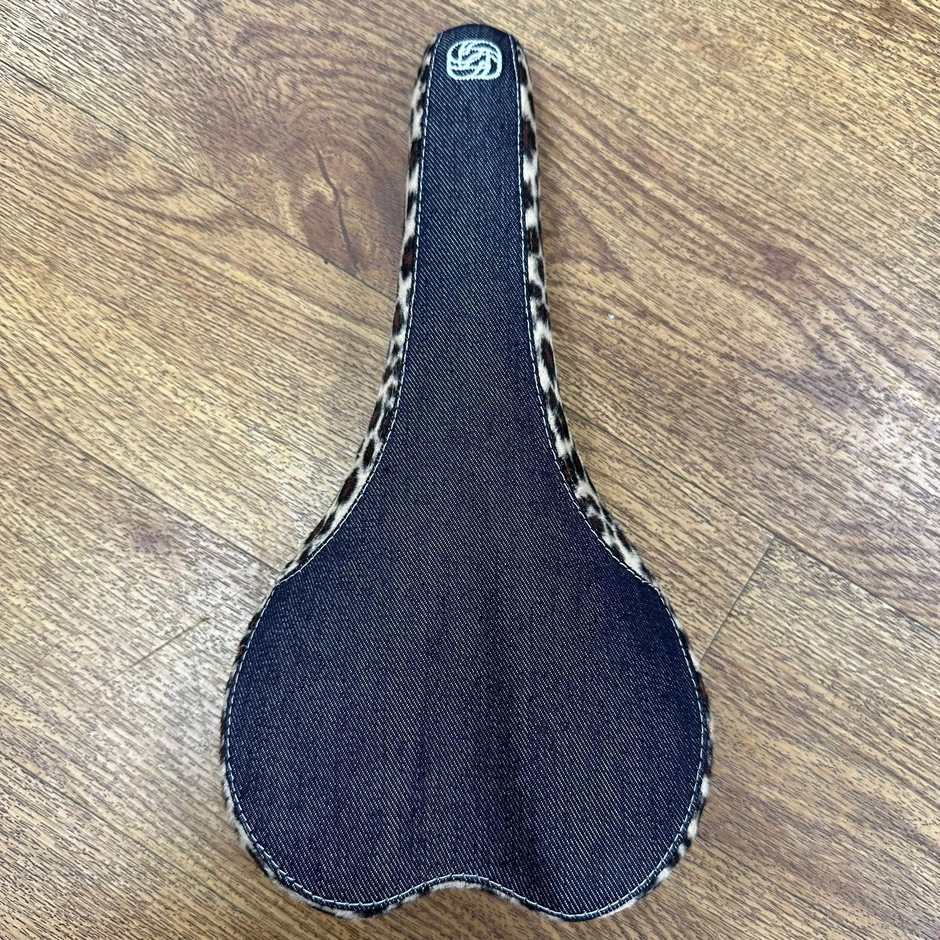 Gusset R-Series Railed Seat