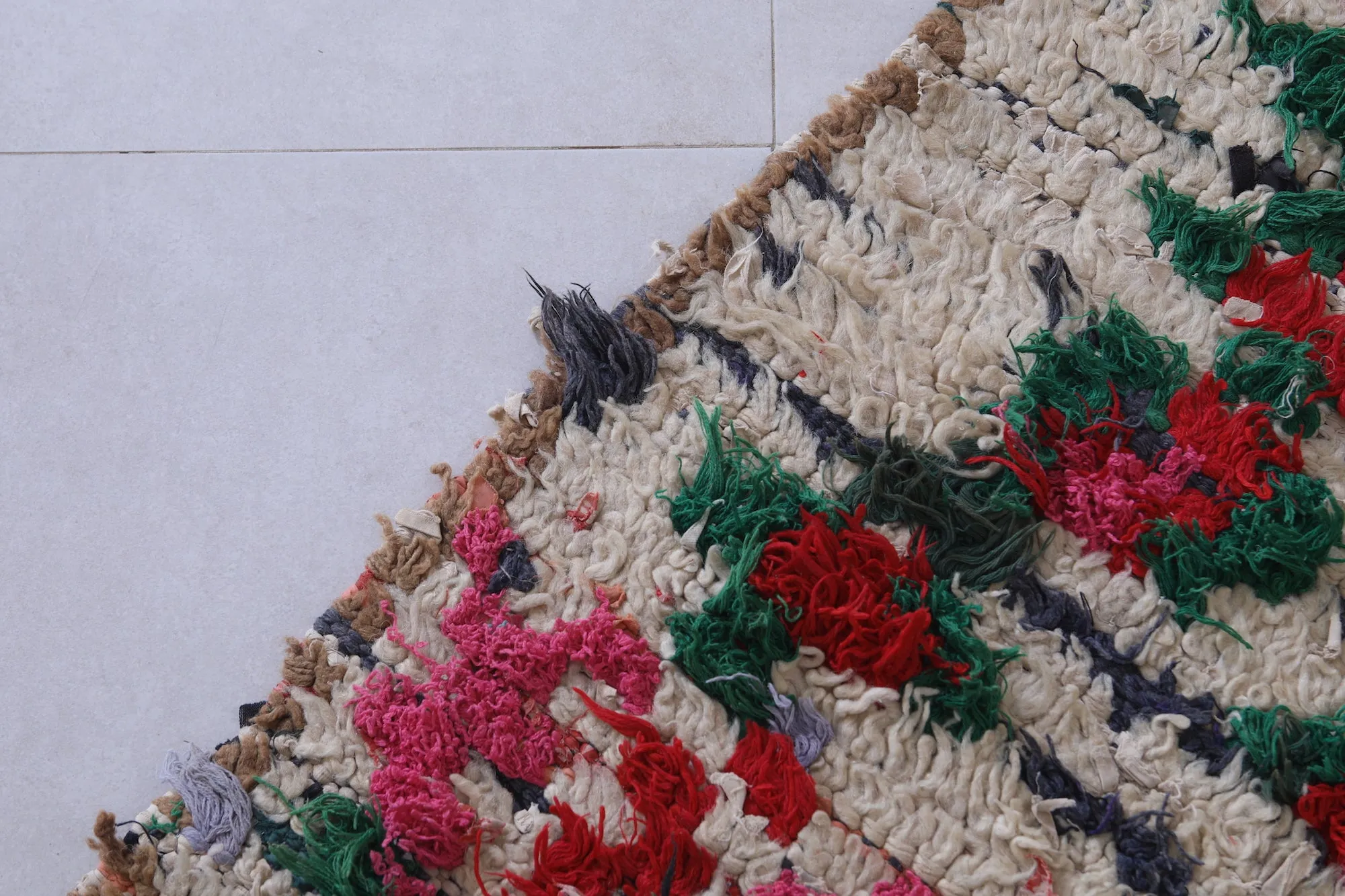 Handwoven Moroccan Rug with Vibrant Abstract Design – 2 x 5.3 ft