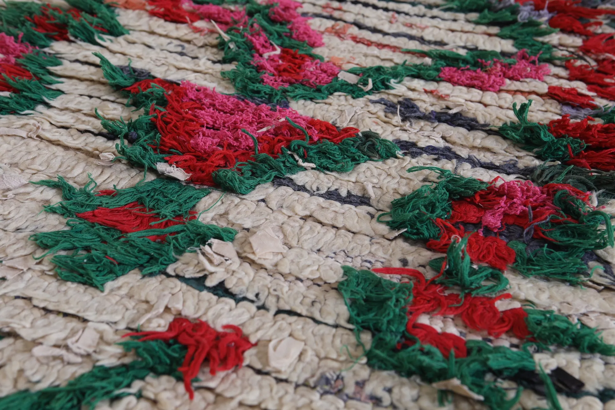 Handwoven Moroccan Rug with Vibrant Abstract Design – 2 x 5.3 ft