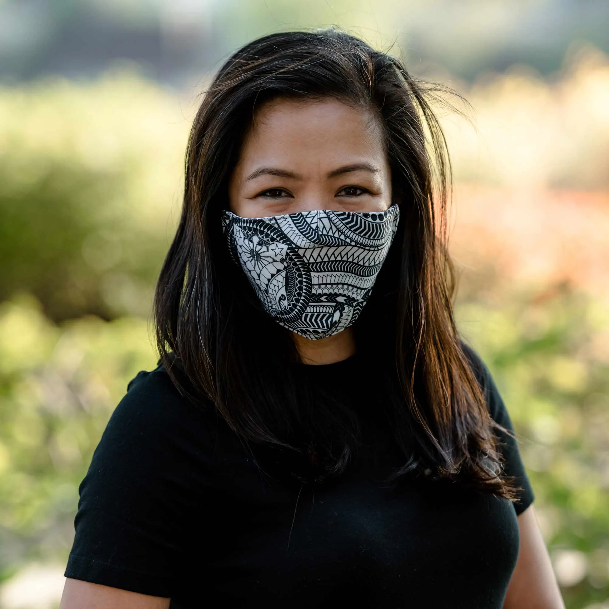 Houndstooth face mask with pocket