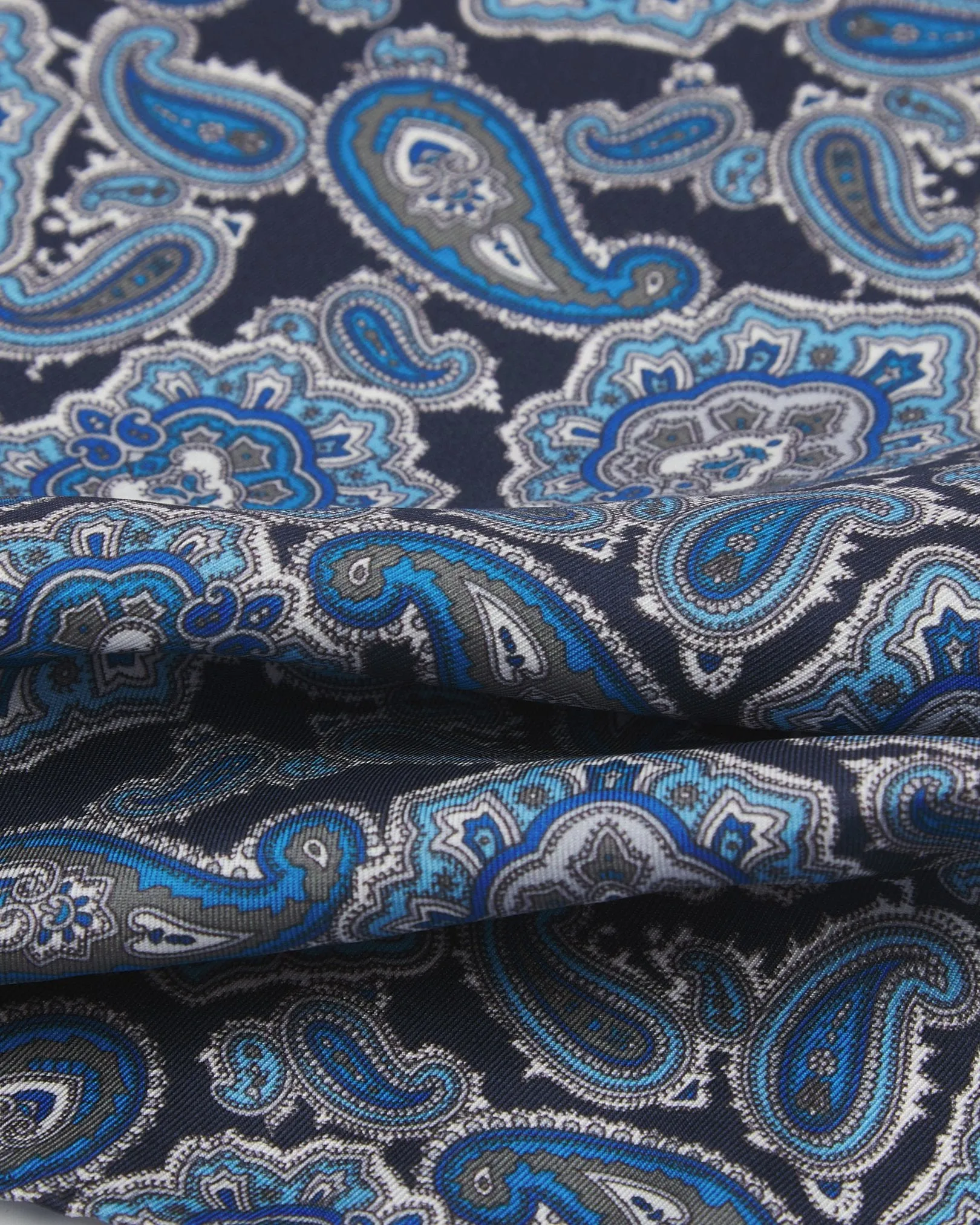 Men's Silk Paisley Scarf - The DeZon
