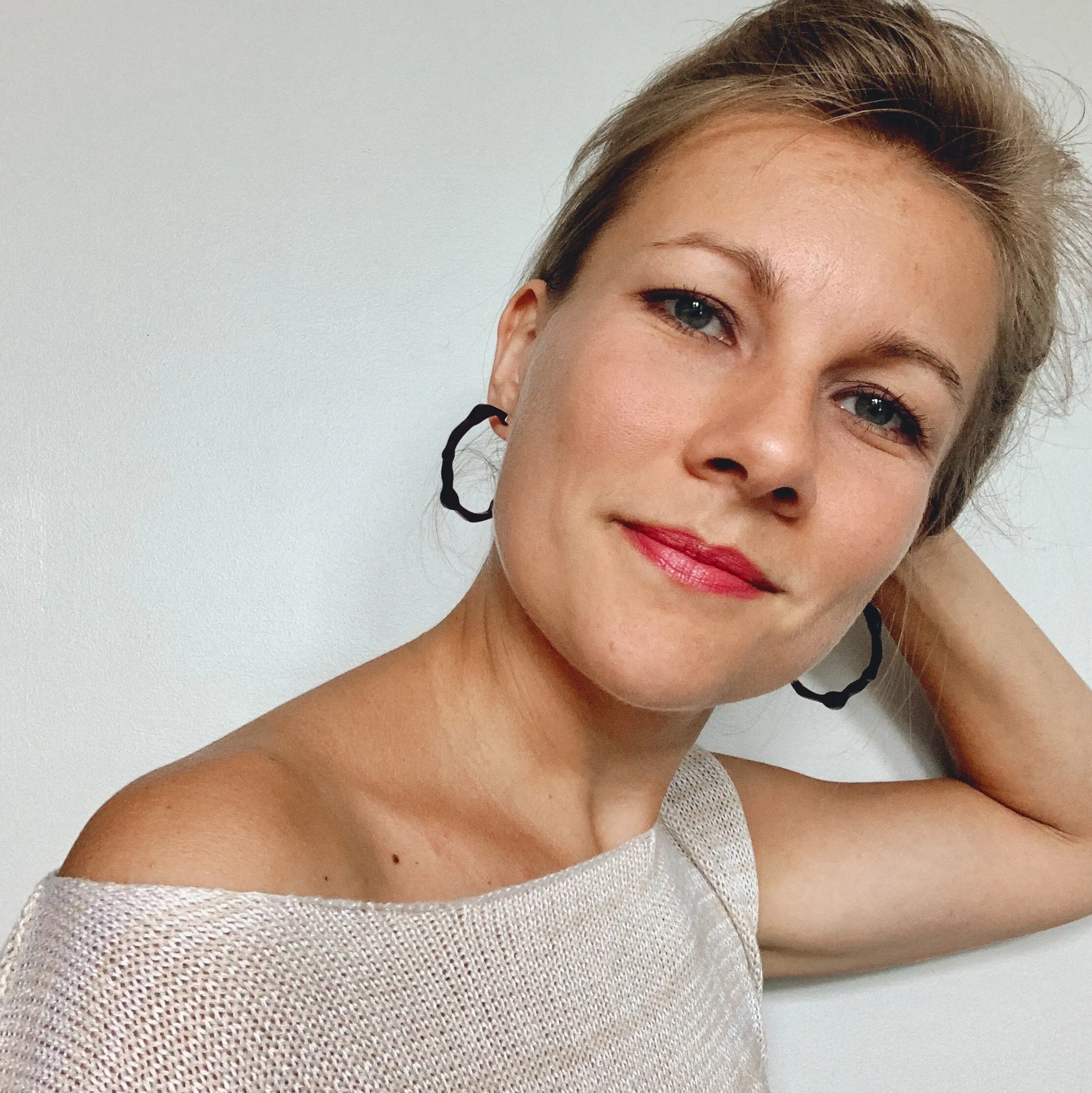 Small Pure Violet Hoops