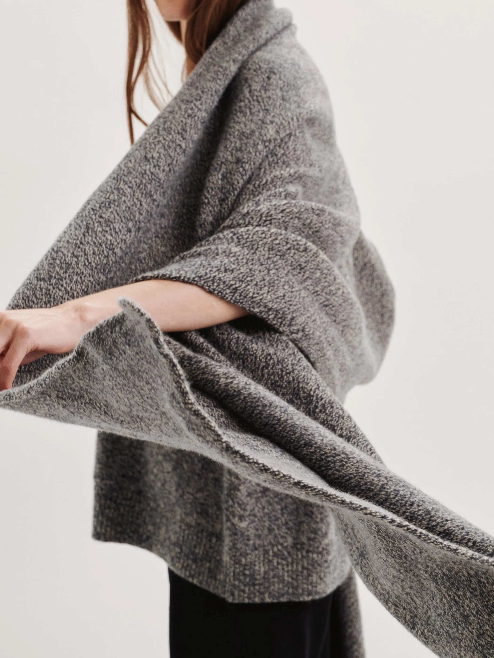 The Shpresa Scarf in Cashmere